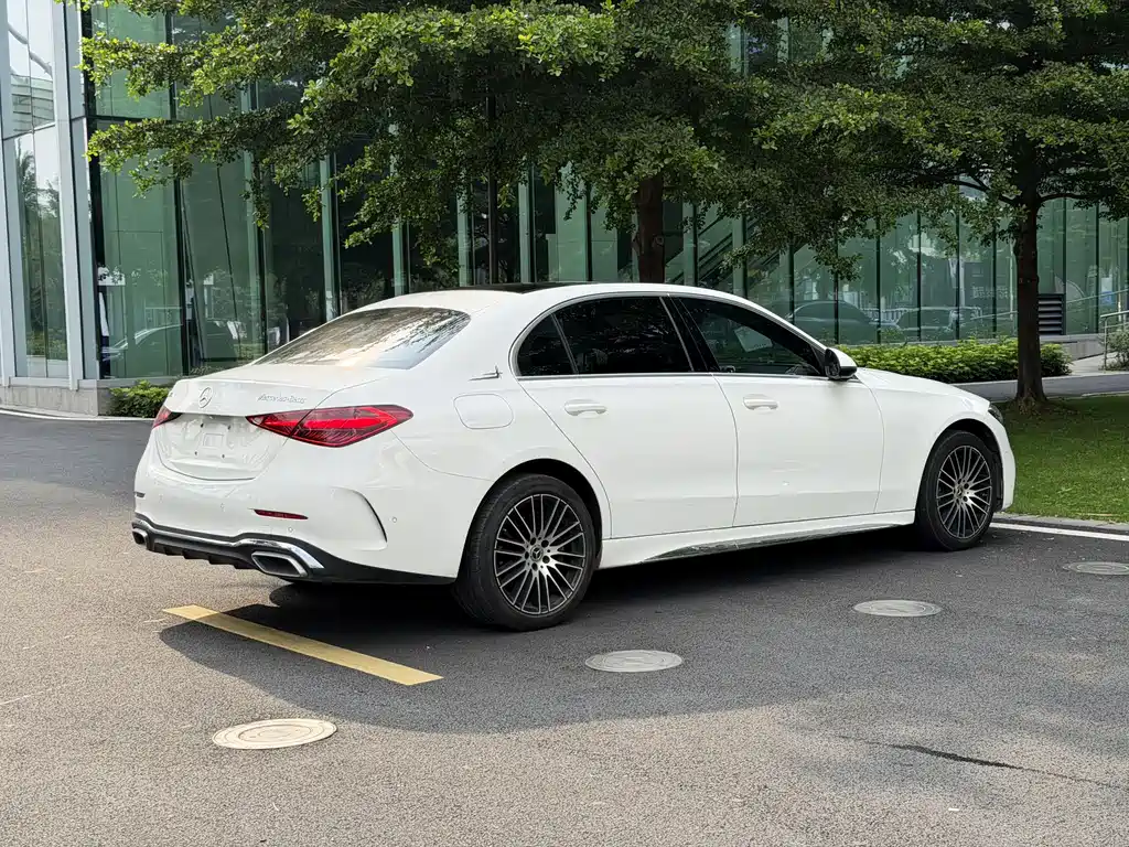 Mercedes-Benz C-Class 2023 — фото 9