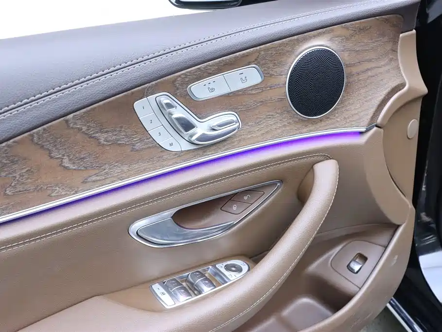 Mercedes-Benz E-Class 2021 — фото 13