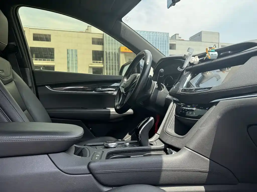 Cadillac XT5 2021 — фото 13