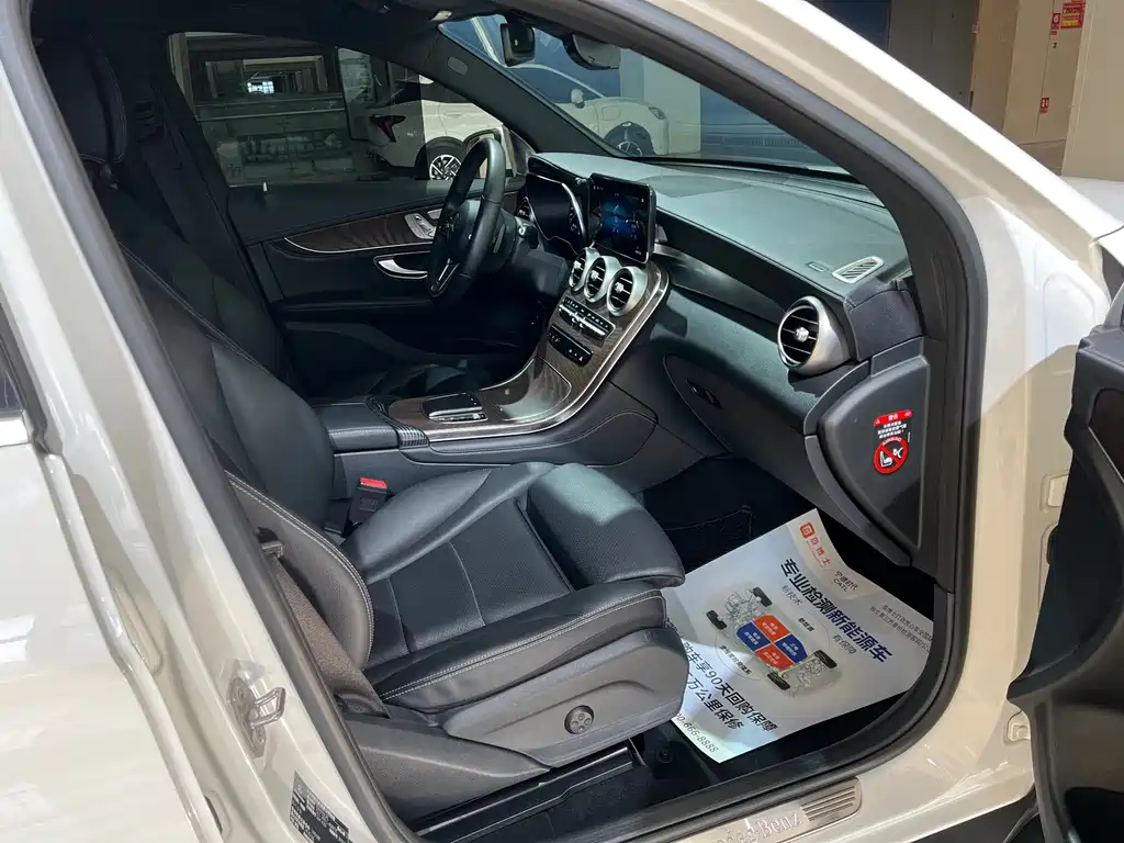 Mercedes-Benz GLC 2019 — фото 12
