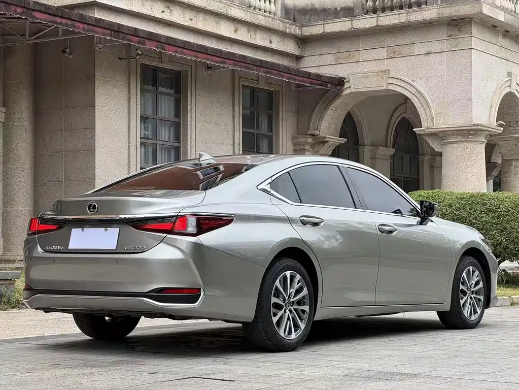 Lexus ES 2024 — фото 7