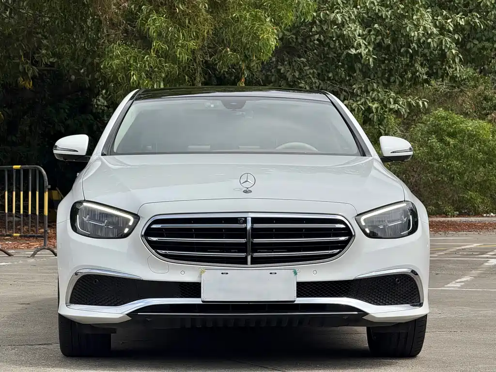 Mercedes-Benz E-Class 2023 — фото 2