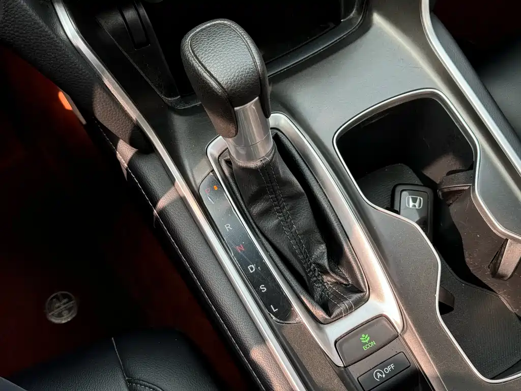 Honda Accord 2020 — фото 15