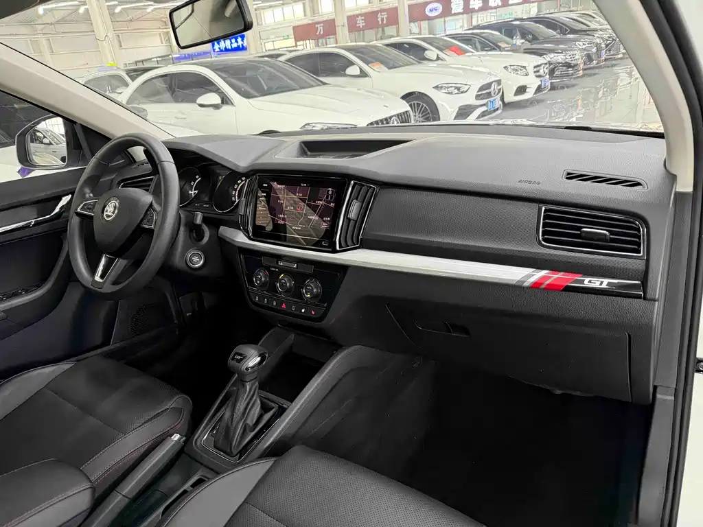 Skoda Kamiq 2023 — фото 18
