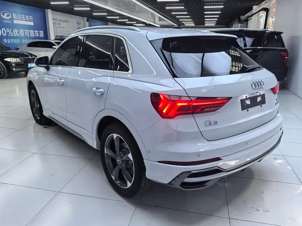 Audi Q3 2022 — фото 20