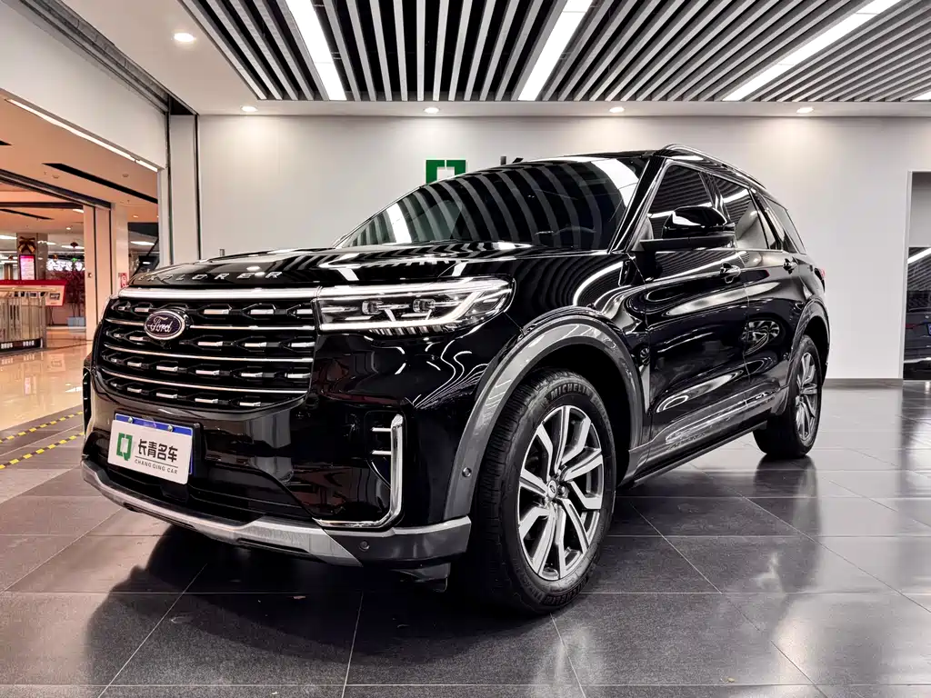 Ford Explorer 2023 — фото 1