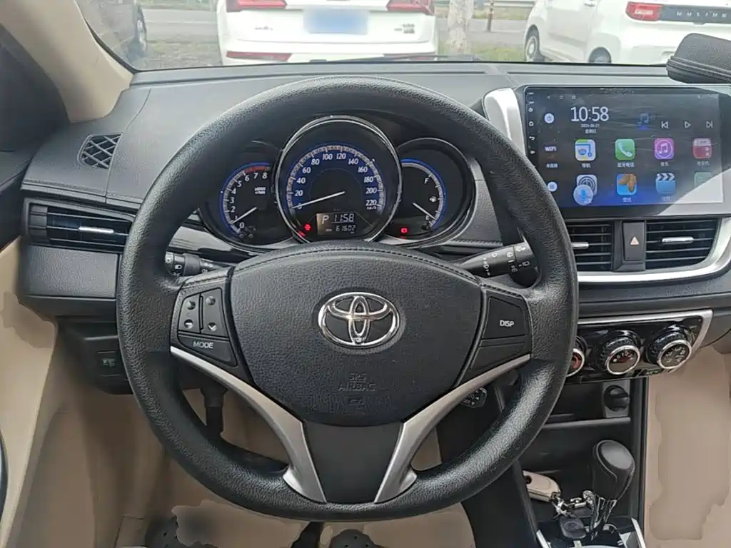 Toyota Yaris L 2016 — фото 11