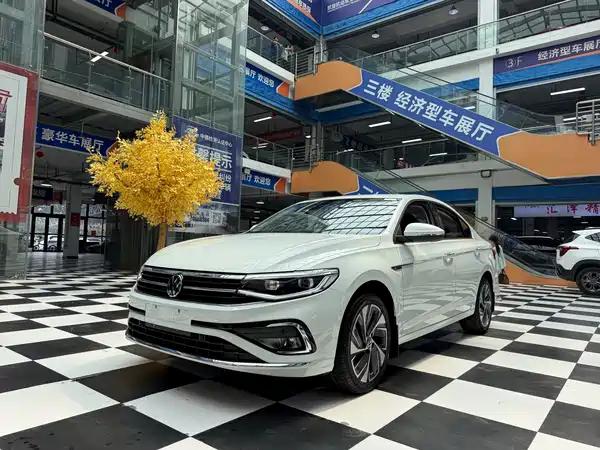 Volkswagen Bora 2023