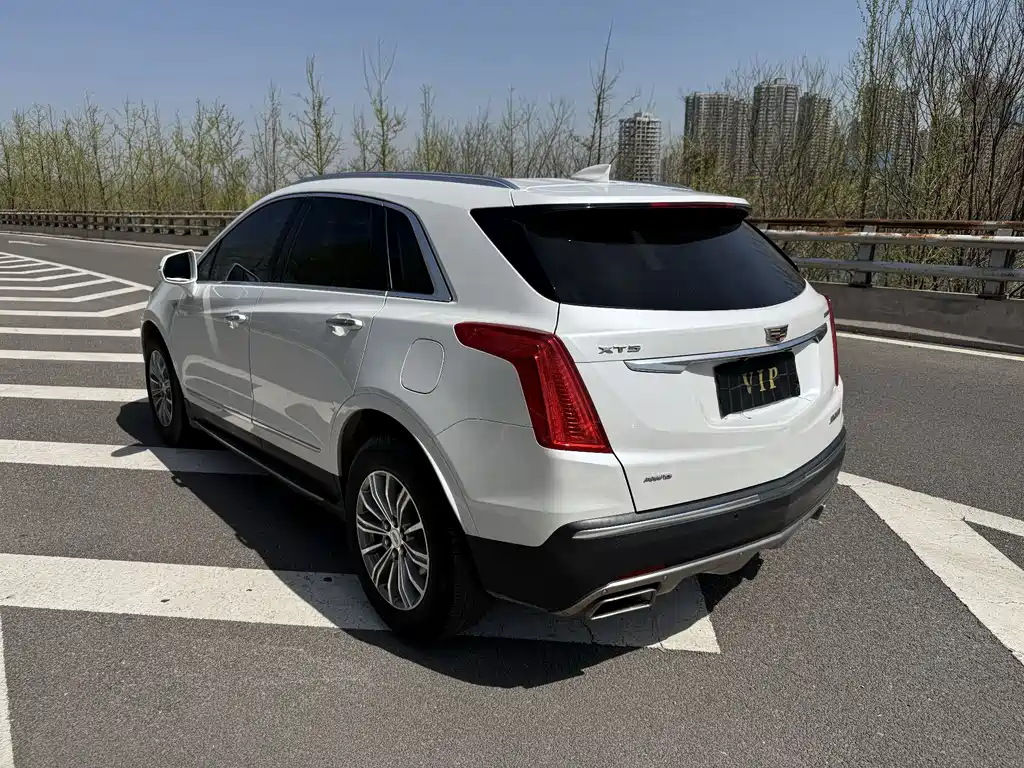 Cadillac XT5 2018 — фото 10
