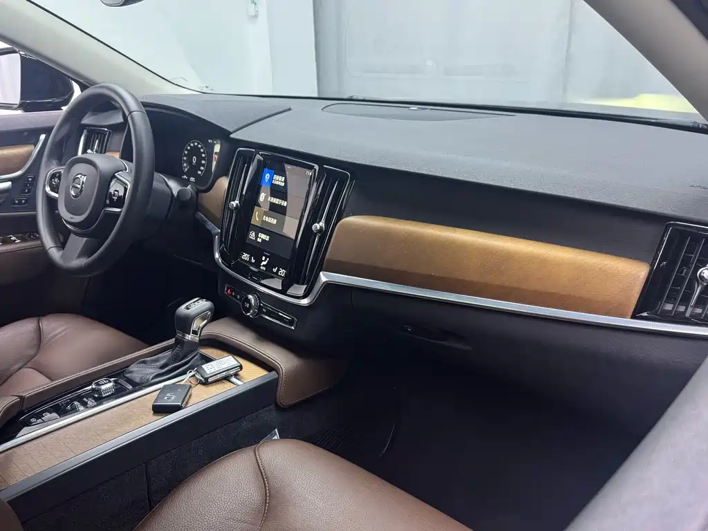 Volvo S90 2020 — фото 12
