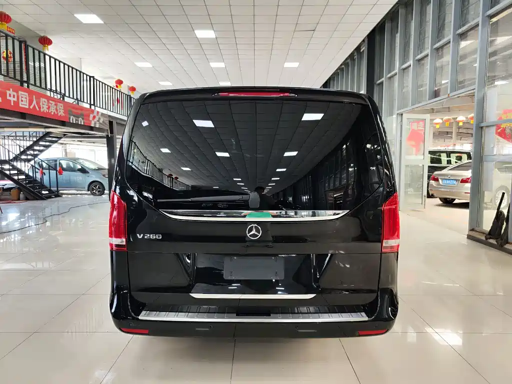 Mercedes-Benz V-Class 2023 — фото 31