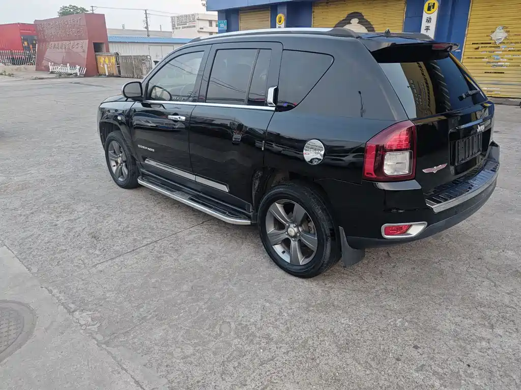 Jeep Compass 2014 — фото 8