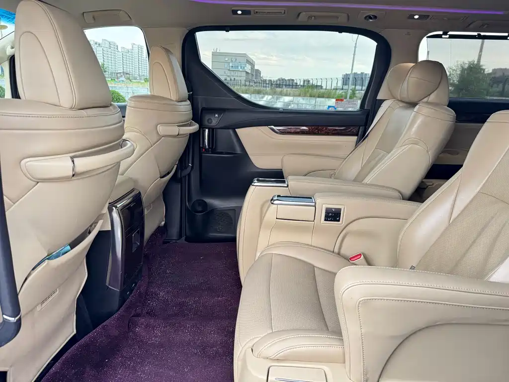 Toyota Alphard 2020 — фото 14