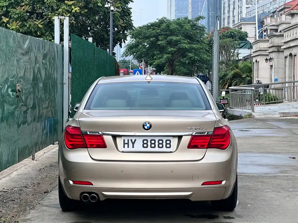 BMW 7 Series 2012 — фото 19