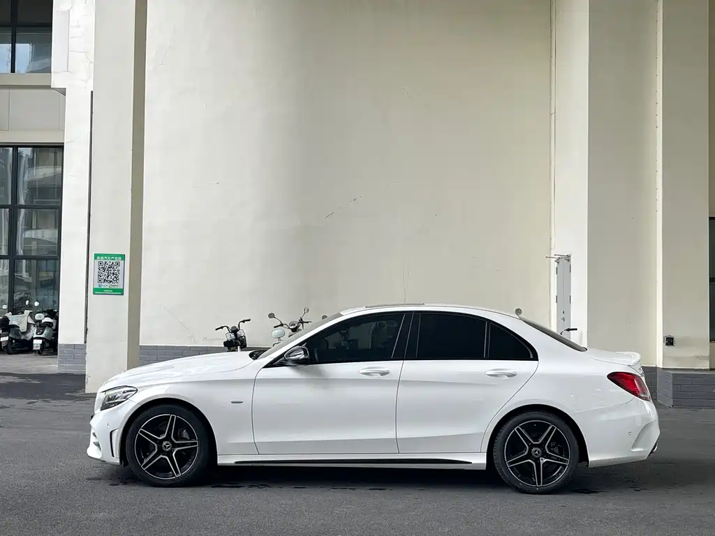 Mercedes-Benz C-Class 2020 — фото 12