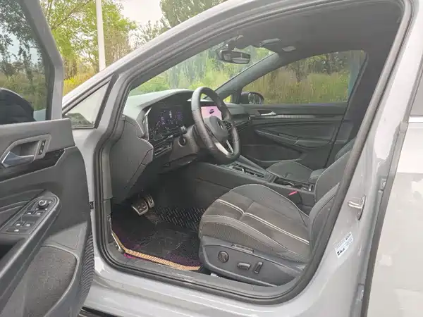 Volkswagen Golf 2023