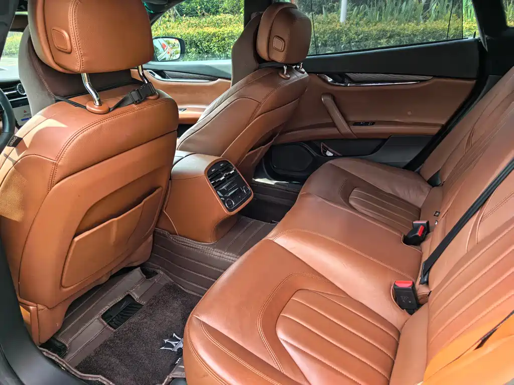 Maserati Quattroporte 2016 — фото 10