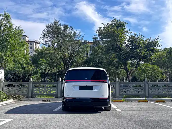 Li Auto MEGA 2025