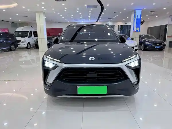 NIO ES8 2021