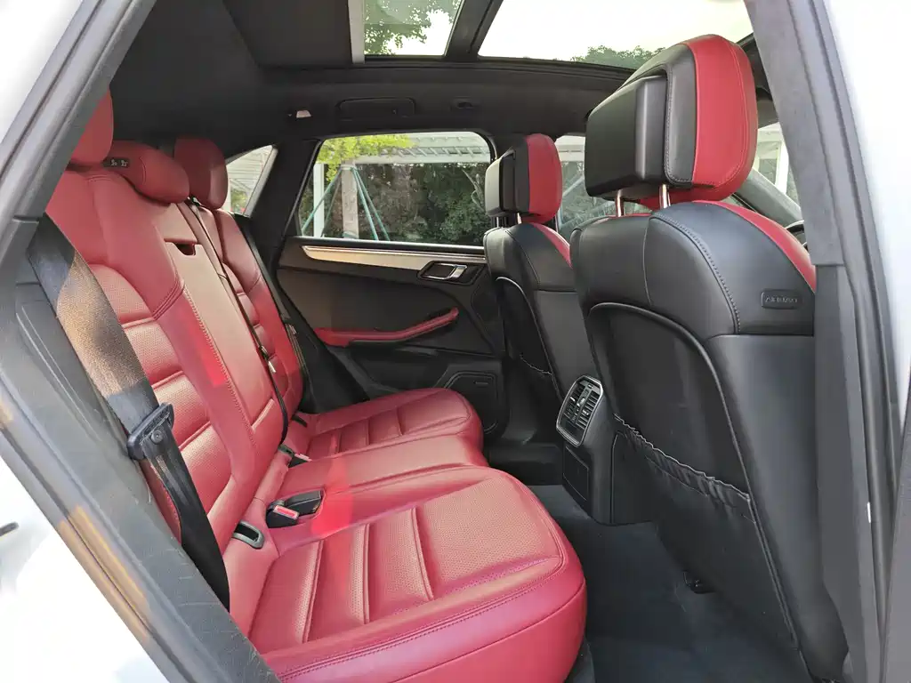 Porsche Macan 2015 — фото 28