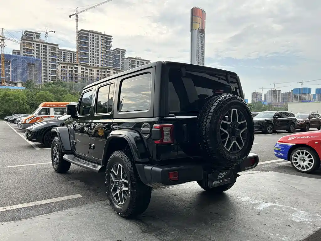 Jeep Wrangler 2024 — фото 15