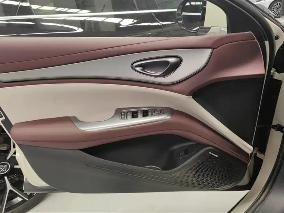 BYD Seal 07 DM-i 2025 — фото 7