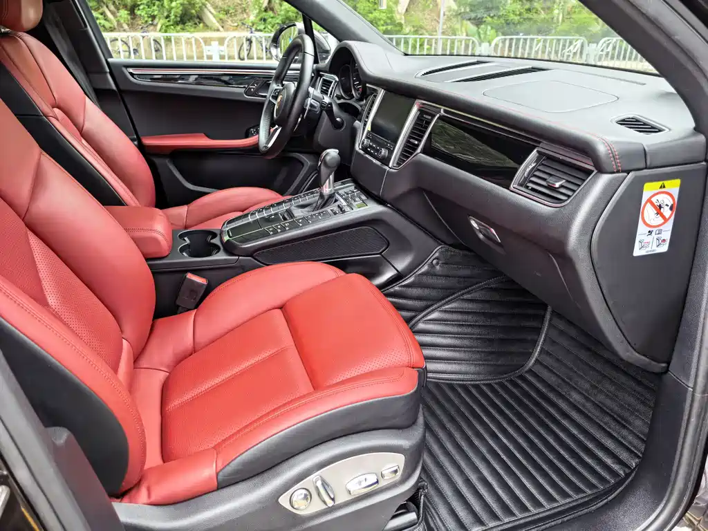Porsche Macan 2018 — фото 11