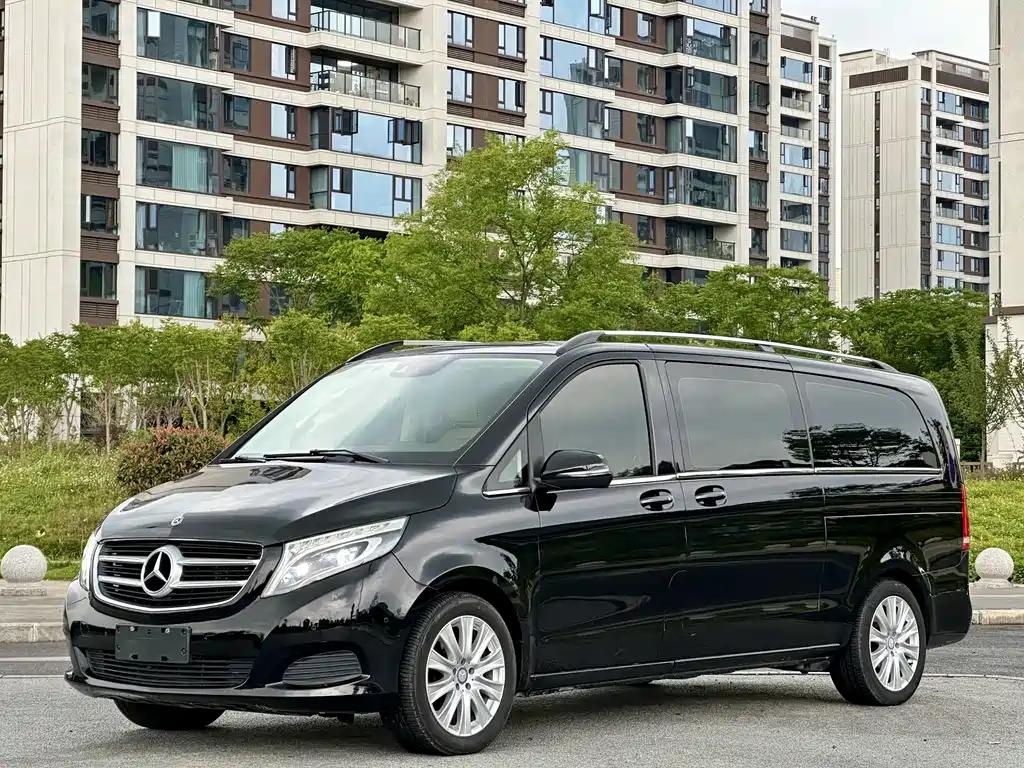 Mercedes-Benz V-Class 2020 — фото 1