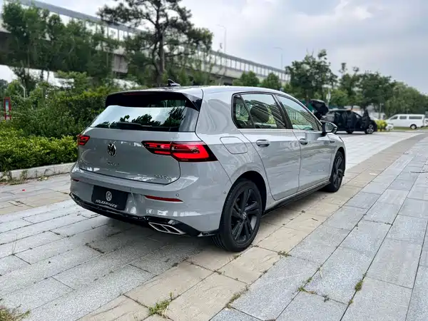 Volkswagen Golf 2023