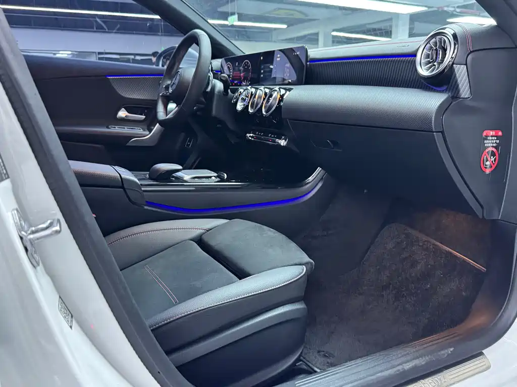 Mercedes-Benz A-Class 2023 — фото 10