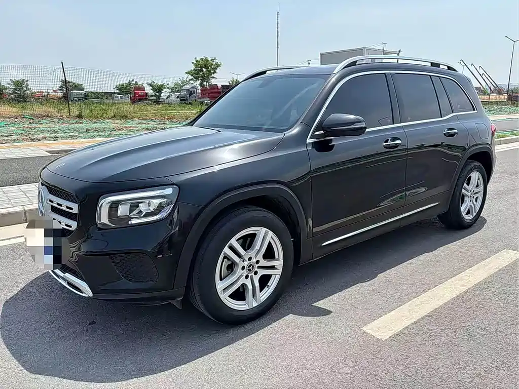Mercedes-Benz GLB 2023