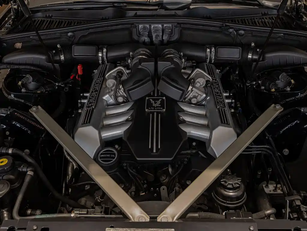 Rolls-Royce Phantom 2015 — фото 13