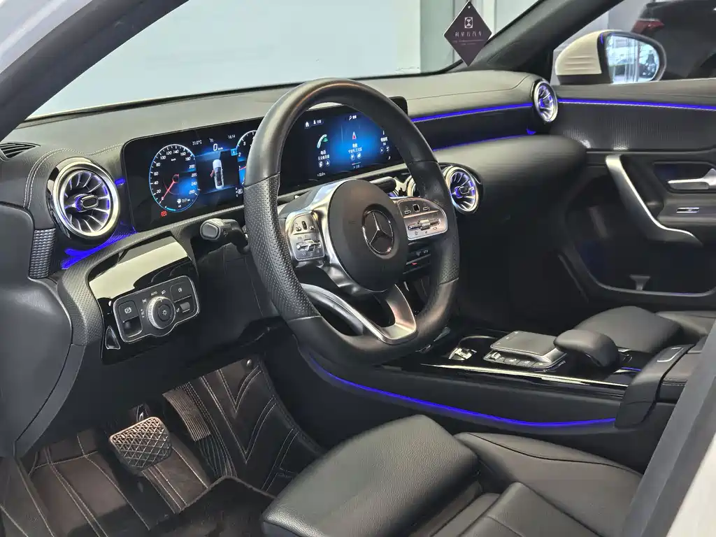 Mercedes-Benz A-Class 2022 — фото 12