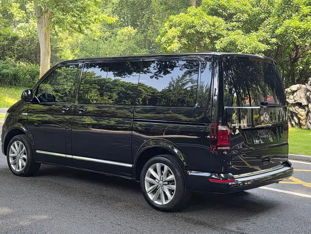 Volkswagen Multivan 2019 — фото 10