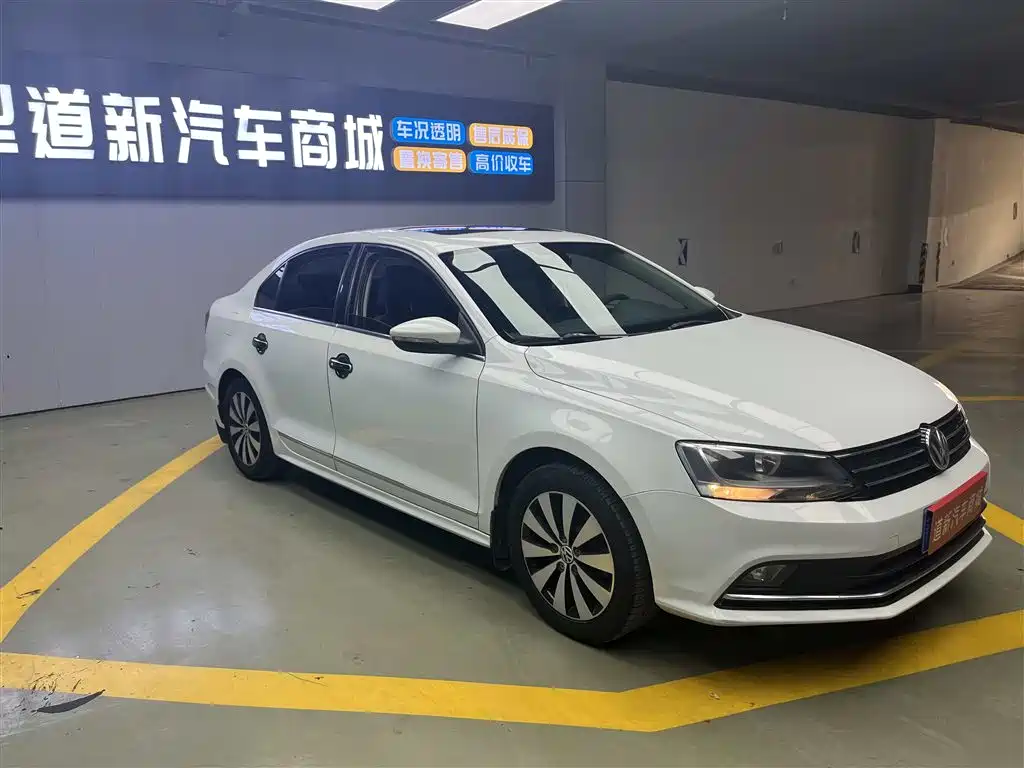 Volkswagen Sagitar 2018