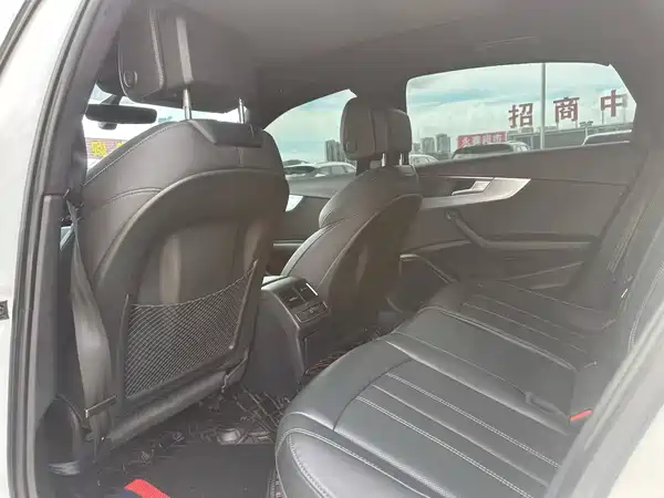 Audi A4L 2020