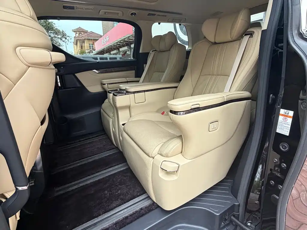 Toyota Alphard 2018 — фото 14