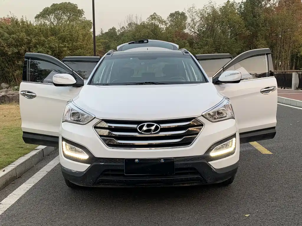 Hyundai Santa Fe 2015 — фото 12