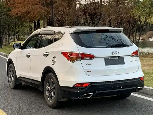 Hyundai Santa Fe 2015