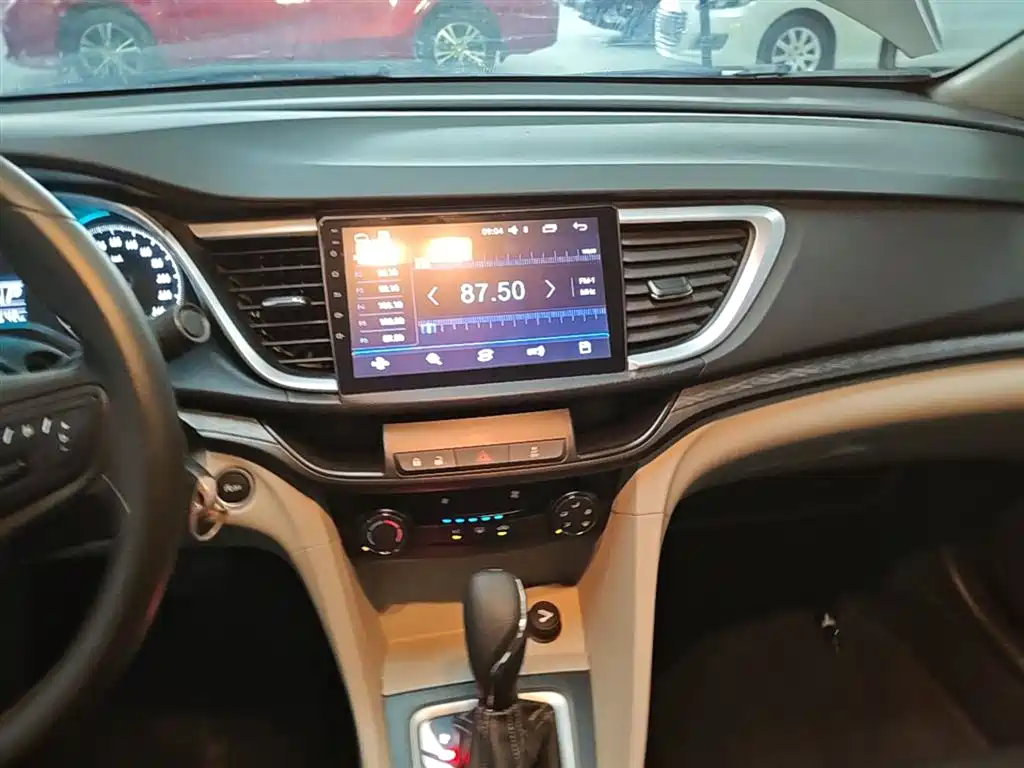 Buick Excelle 2017 — фото 13