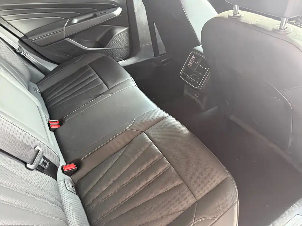 Volkswagen Passat 2025