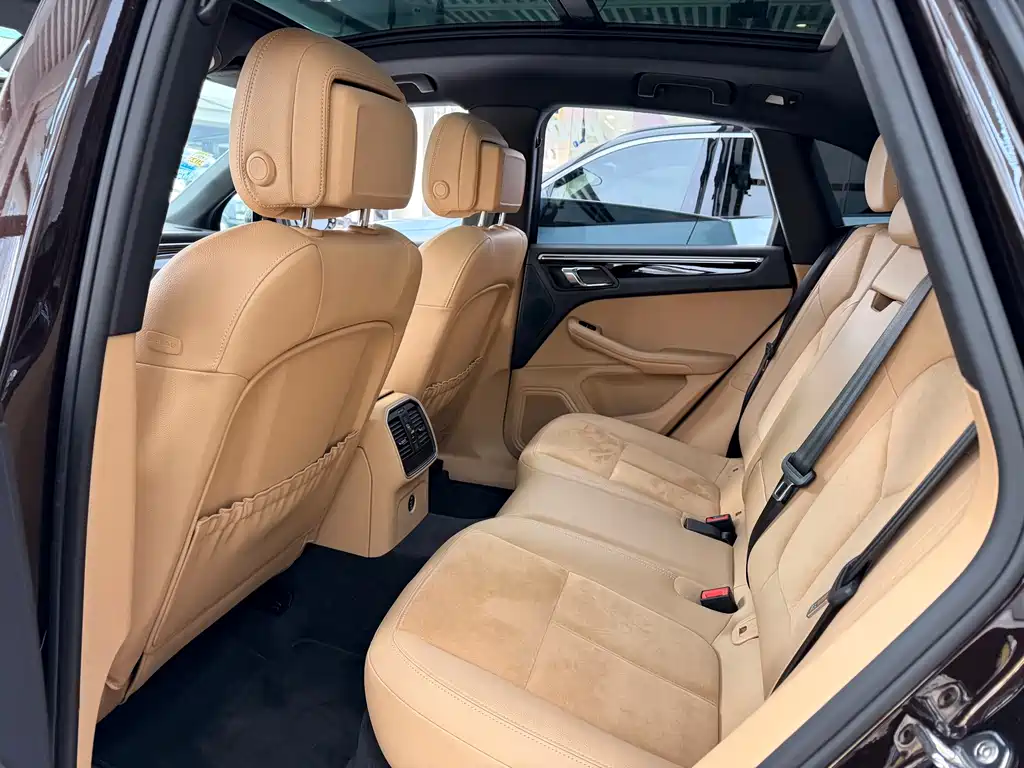 Porsche Macan 2017 — фото 10