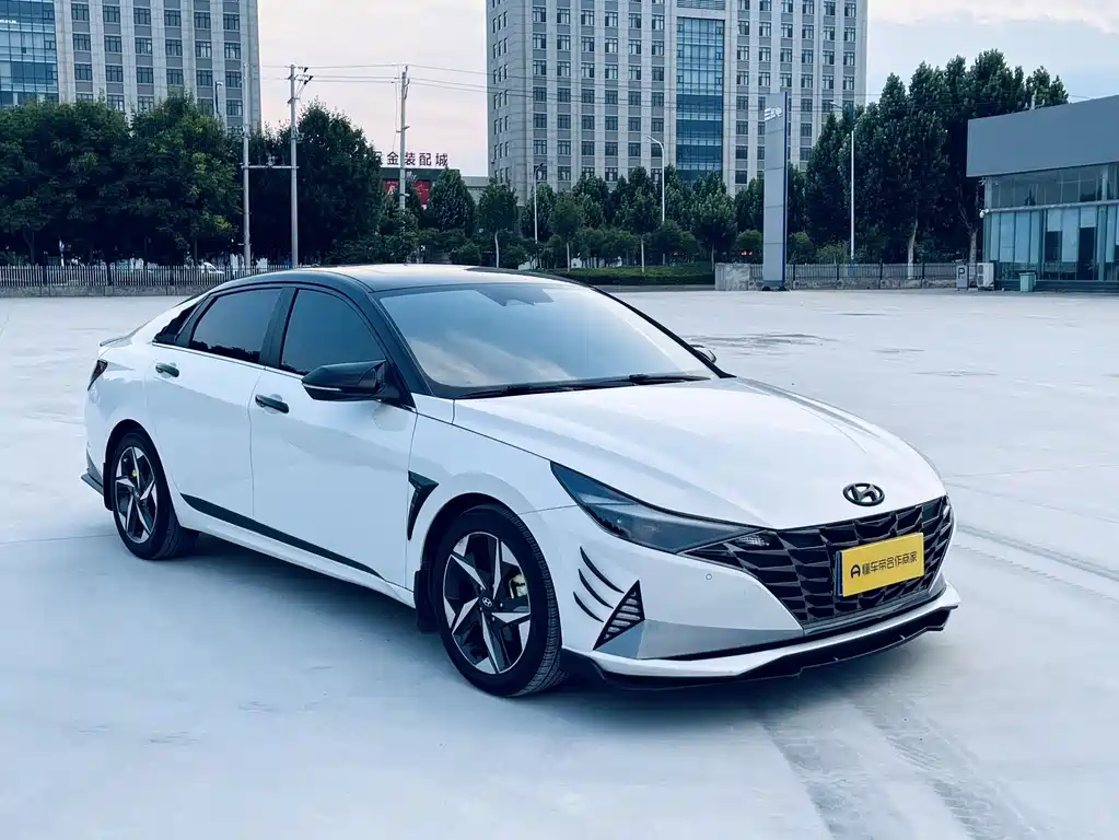 Hyundai Elantra 2022