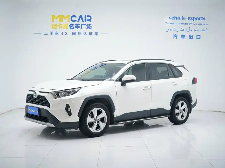 Toyota RAV4 2021 — фото 1