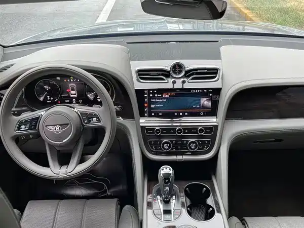 Bentley Bentayga 2021