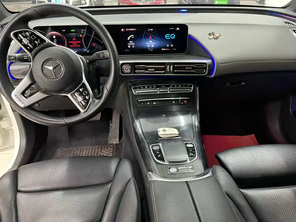 Mercedes-Benz EQC 2020 — фото 9
