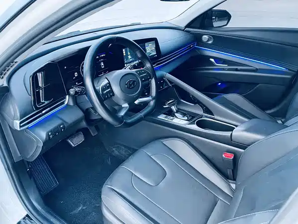 Hyundai Elantra 2022