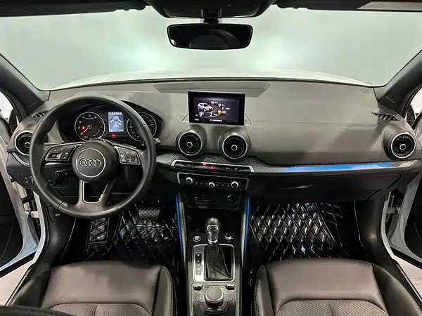 Audi Q2L 2020