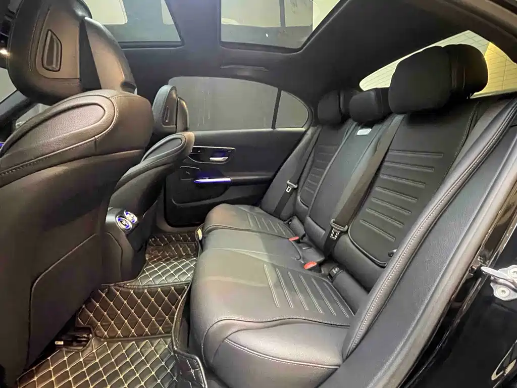 Mercedes-Benz C-Class 2023 — фото 18