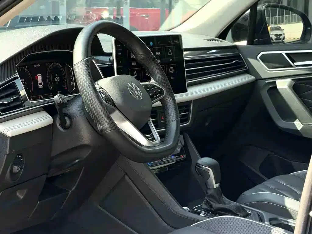 Volkswagen Tiguan L 2023